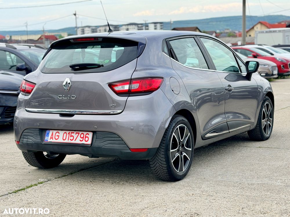 Renault Clio - 24