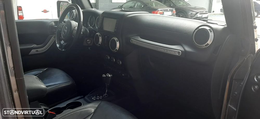 Jeep Wrangler - 10