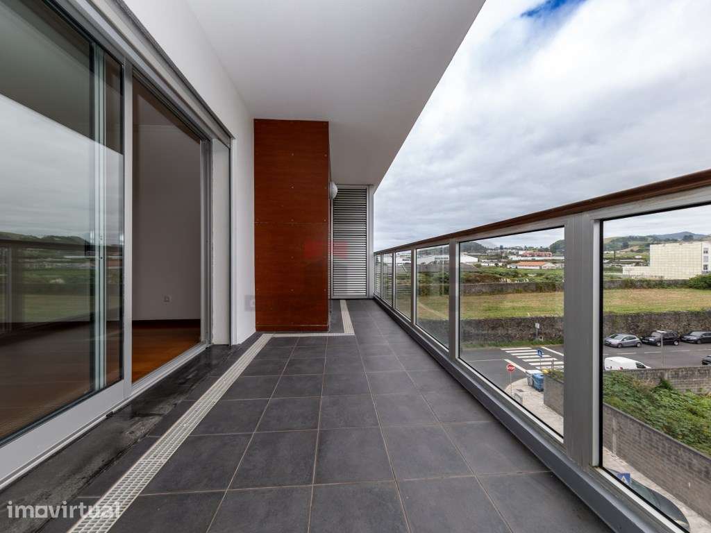 Fantástico Apartamento T1 com Varandas Amplas, Garagem e Arrecadaçã... - Grande imagem: 3/25