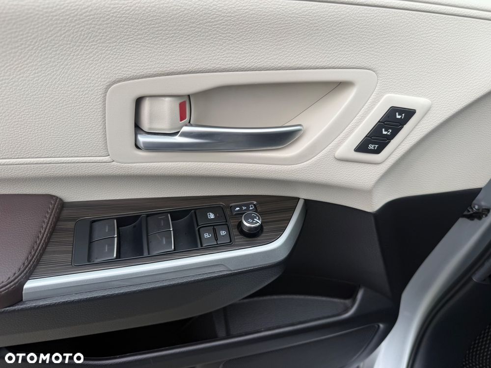 Toyota Sienna - 18