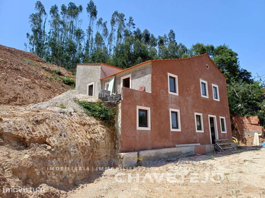 Casa antiga de pedra parcialmente renovada, T3, no caminho de pereg... - Grande imagem: 4/60