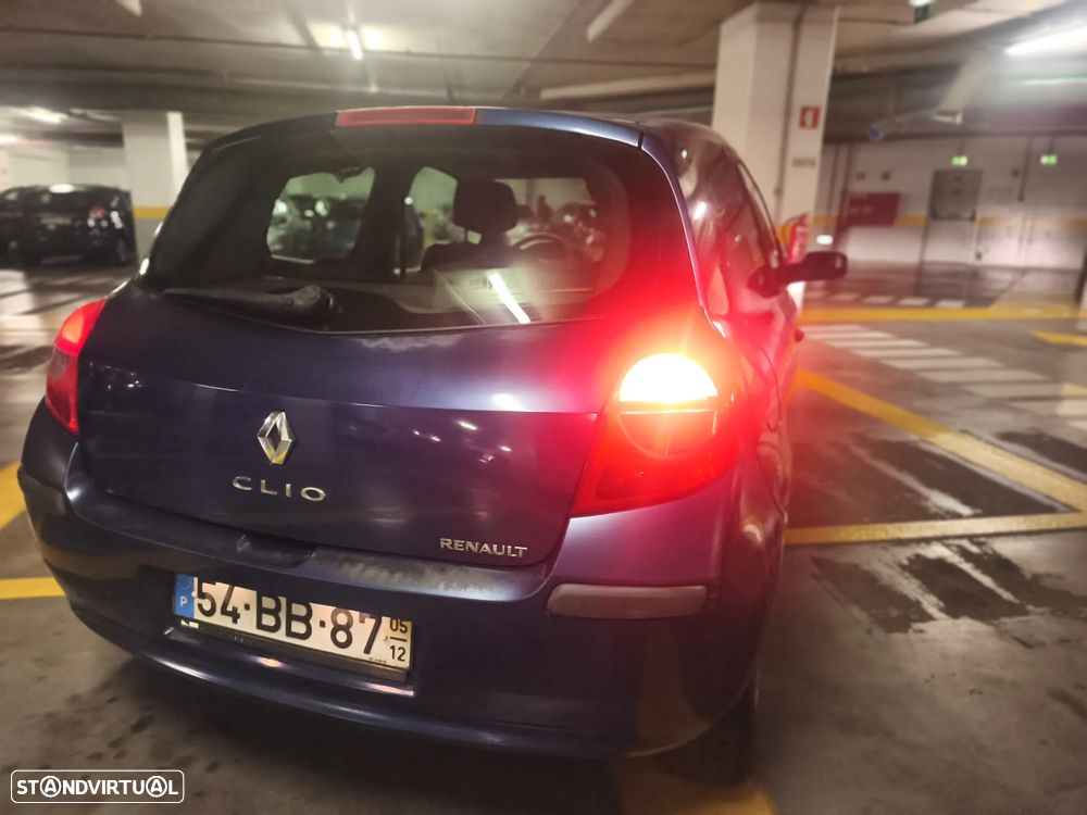 Renault Clio 1.2 16V Confort - 22