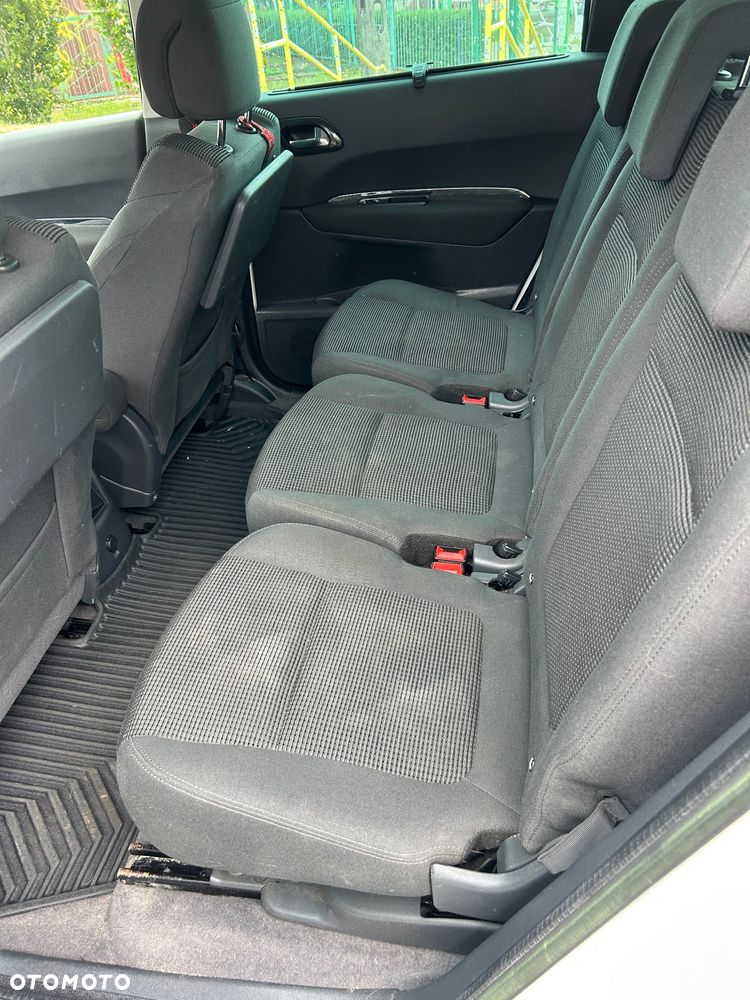 Peugeot 5008 1.6 THP Family 7os - 10