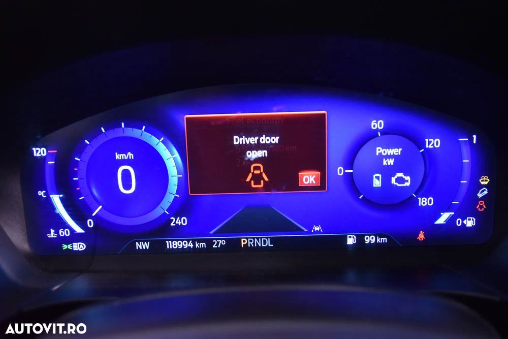 Ford Kuga - 10