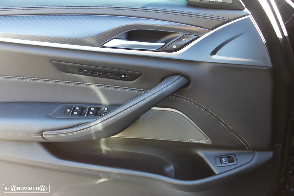 BMW 540 d xDrive Pack Desportivo M Auto - 25