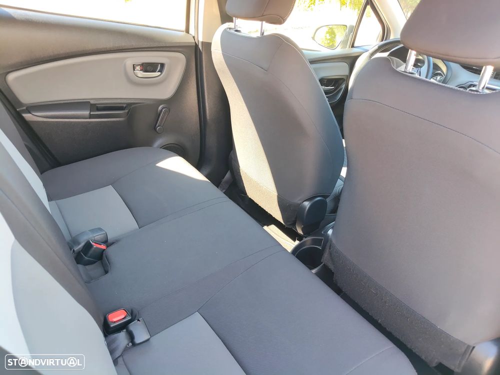 Toyota Yaris 1.5 HSD GR Sport - 12