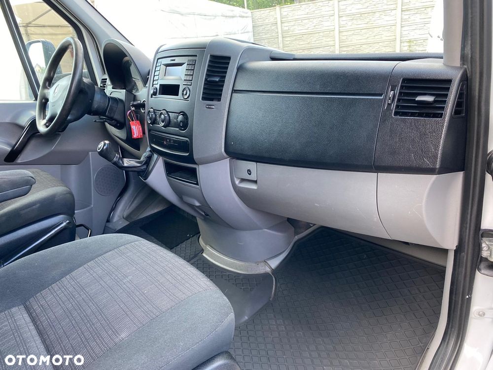 Mercedes-Benz SPRINTER - 18