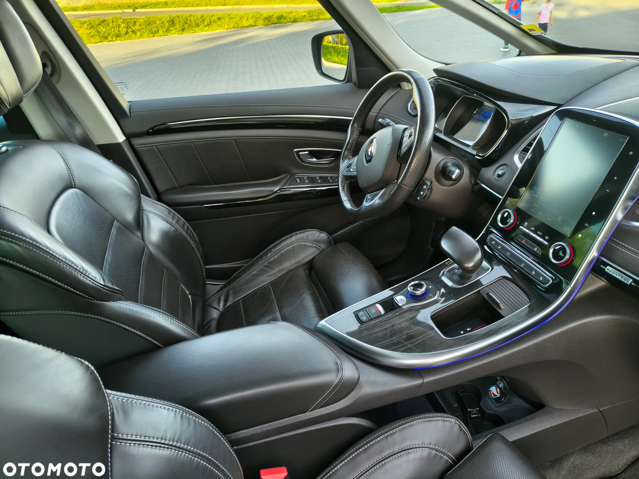 Renault Espace 1.6 dCi Energy Initiale Paris EDC - 10