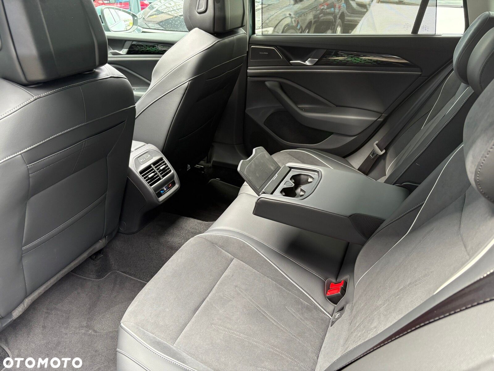 Volkswagen Passat - 15