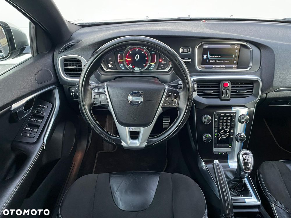 Volvo V40 D2 R Design - 23