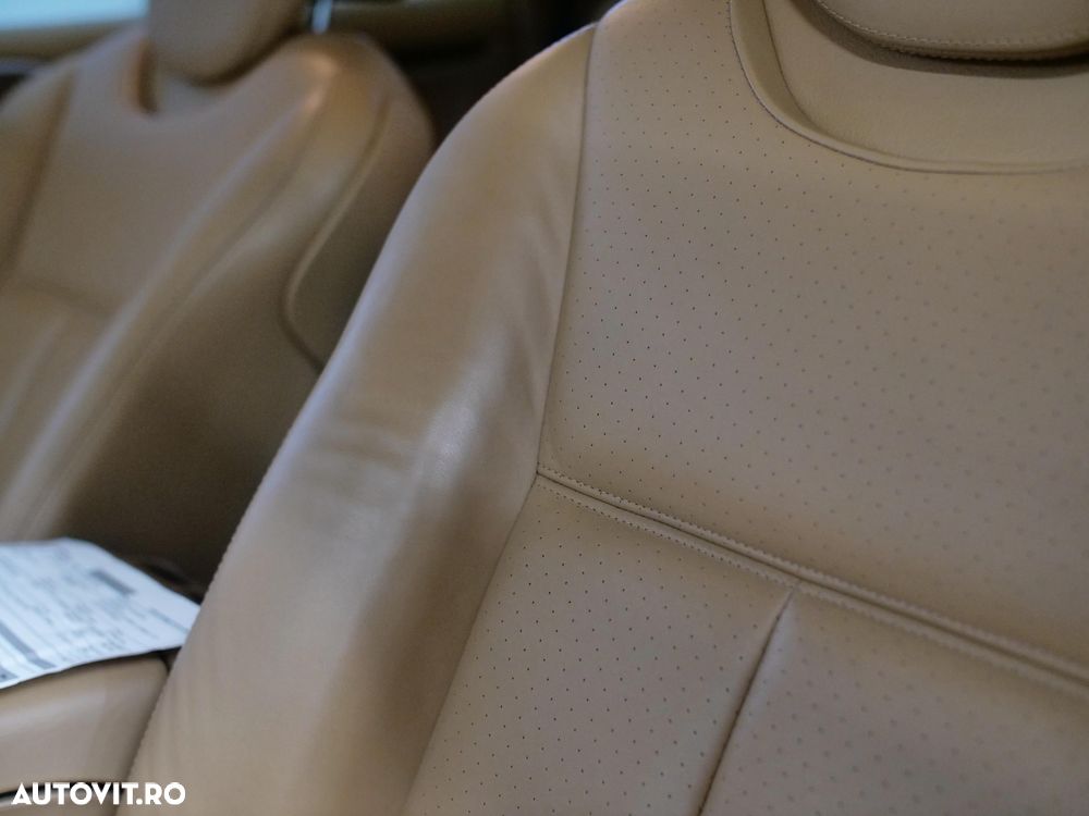 Porsche Cayenne - 32