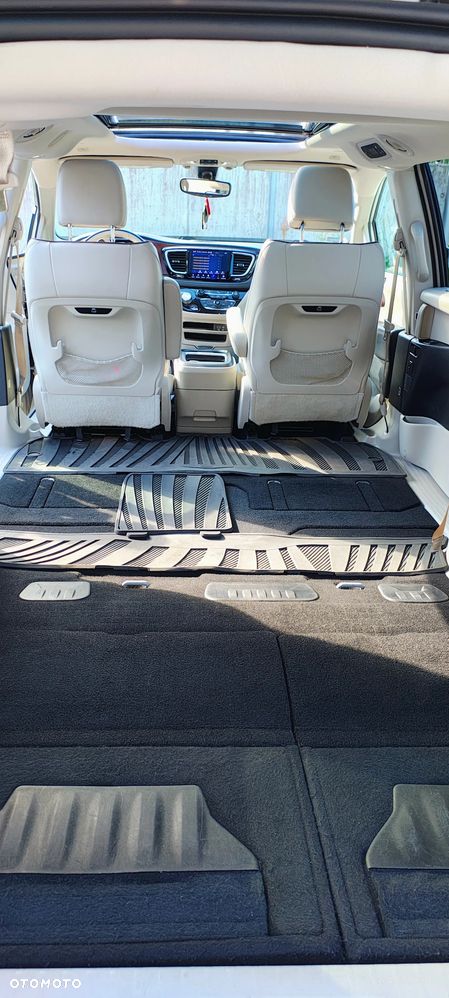 Chrysler Pacifica - 24