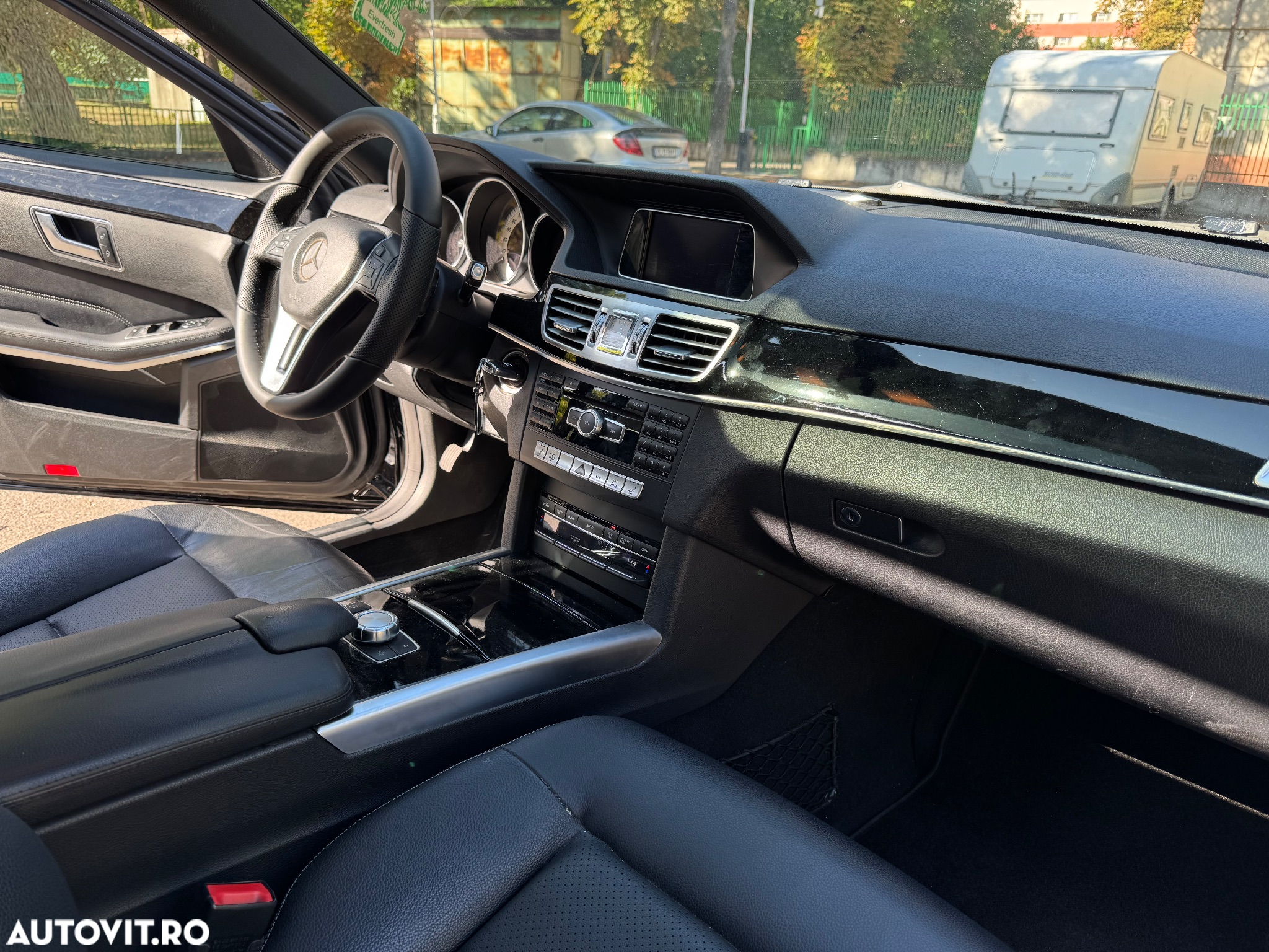 Mercedes-Benz E 220 Blue TEC BlueEFFICIENCY Edition - 12