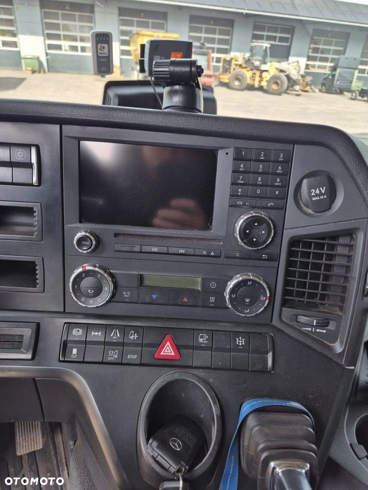 Mercedes-Benz ACTROS - 9