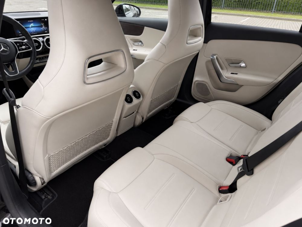 Mercedes-Benz Klasa A 200 Style 7G-DCT - 31