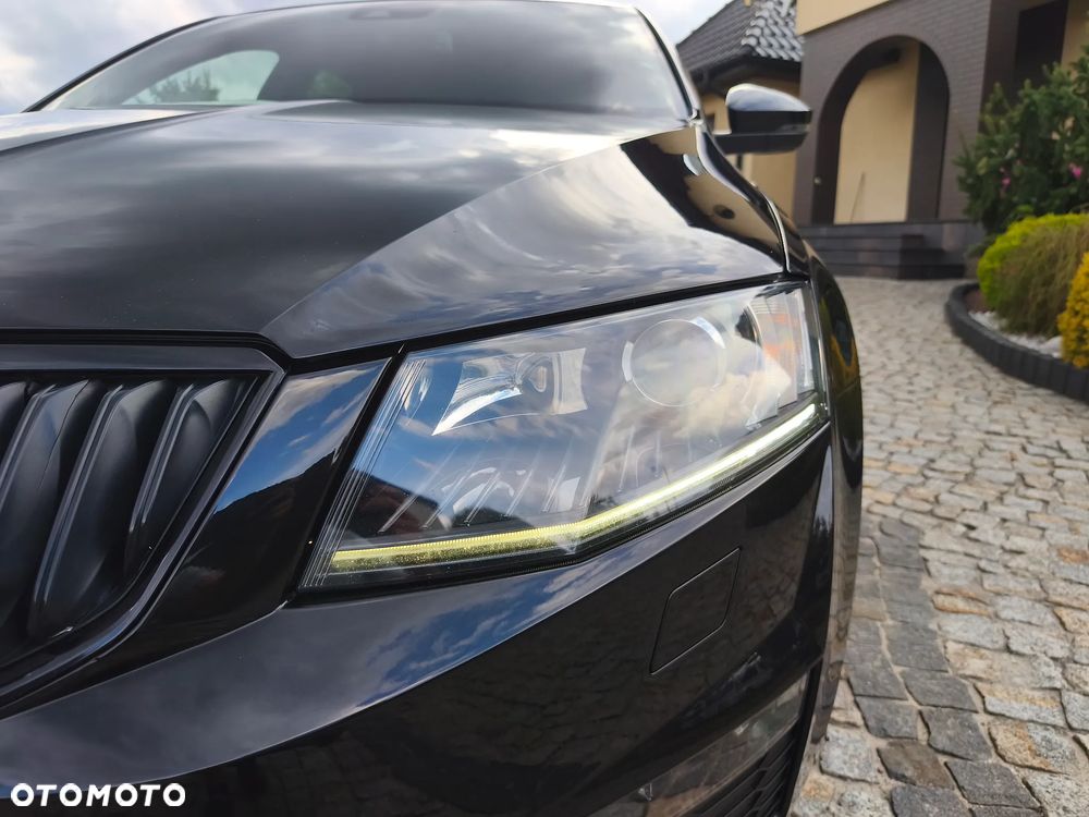 Skoda Octavia 2.0 TDI DSG RS - 19