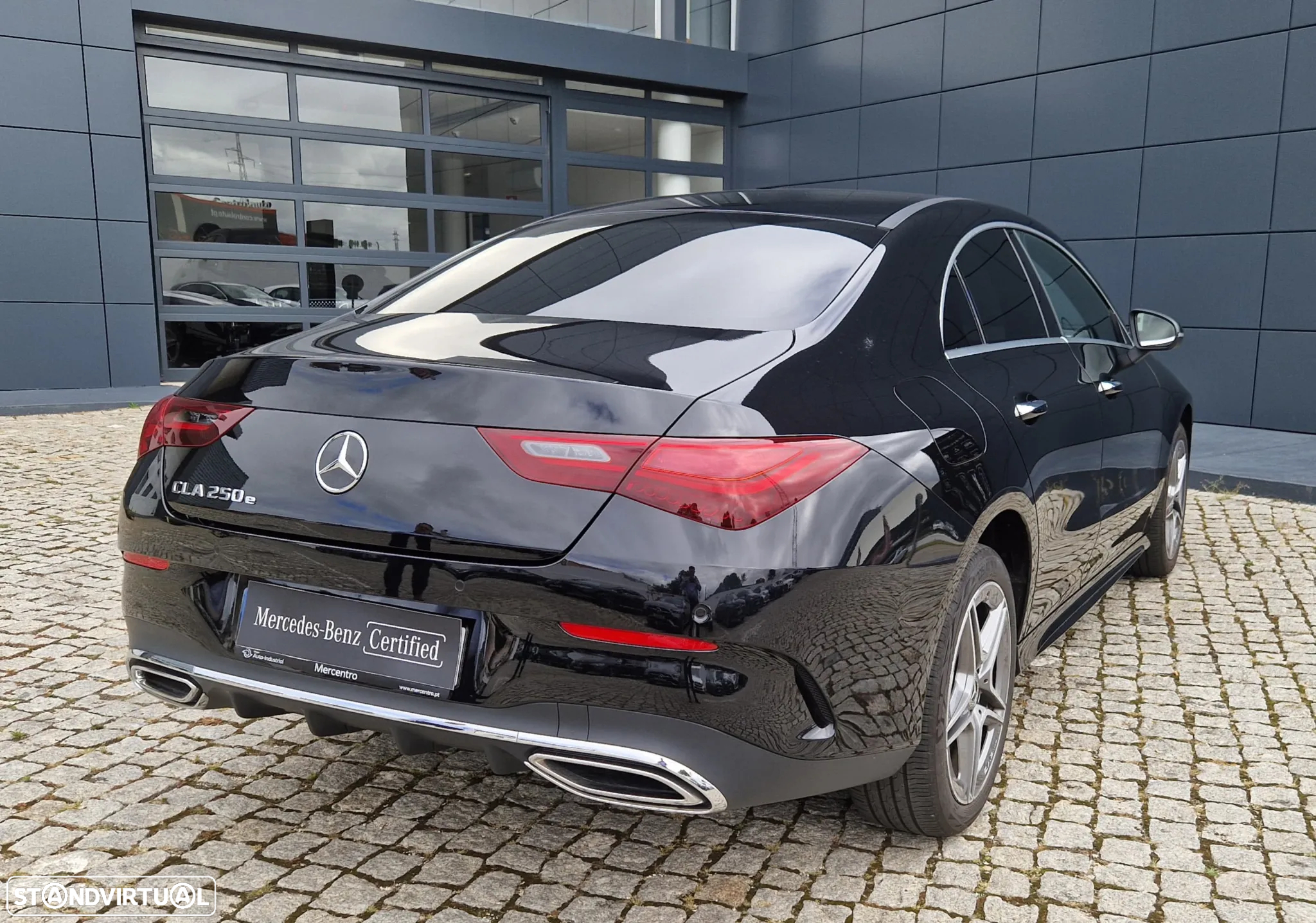 Mercedes-Benz CLA 250 e AMG Line - 4