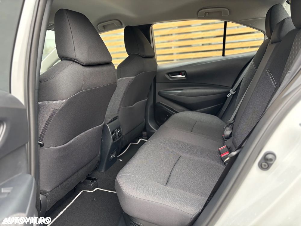 Toyota Corolla 1.8 Hybrid Business Edition - 13