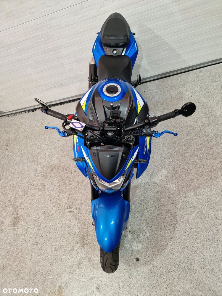 Suzuki GSX - 18