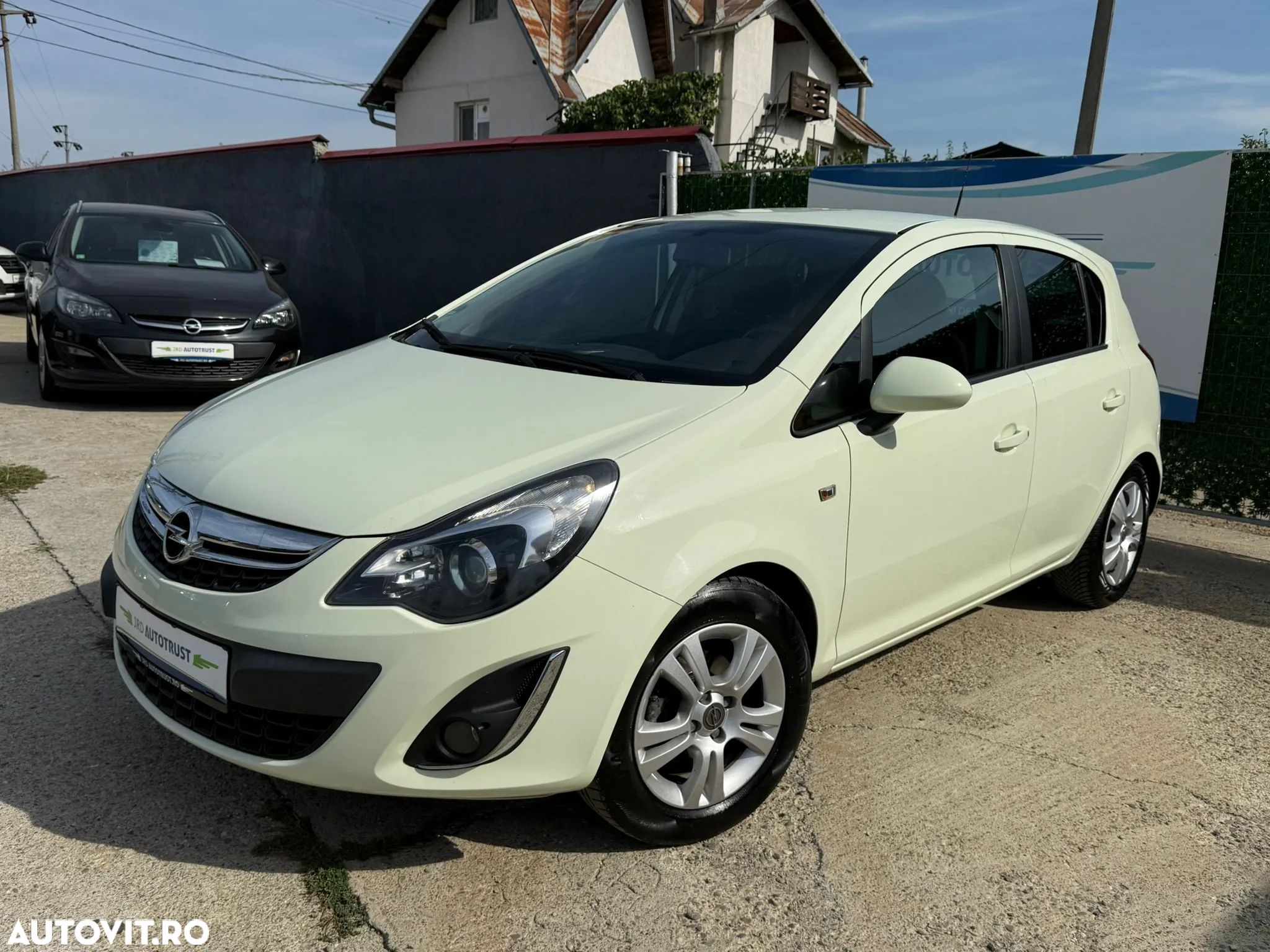 Opel Corsa 1.3 D (CDTi) (ecoFLEX) Start/Stop Color Edition - 1