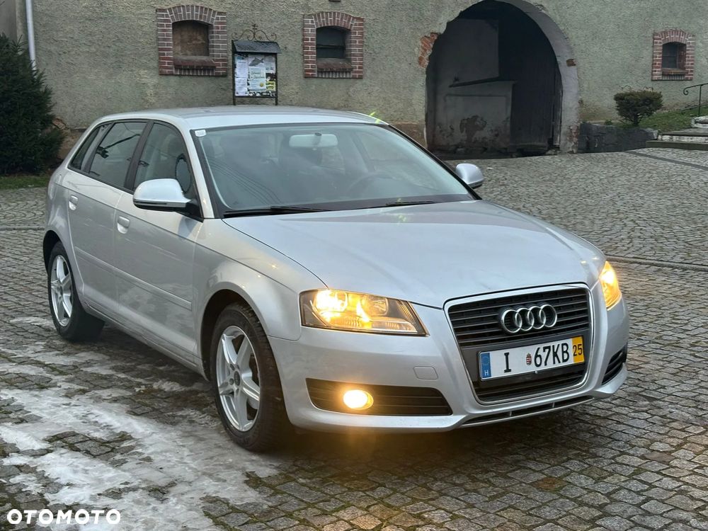 Audi A3 Sportback - 1