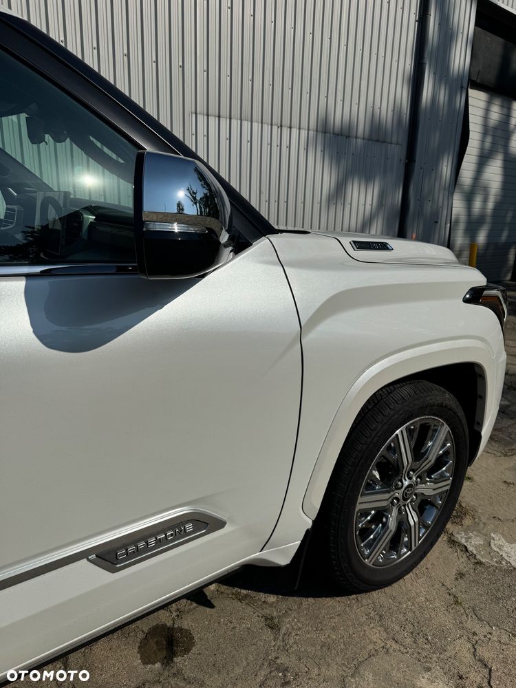 Toyota Sequoia - 10