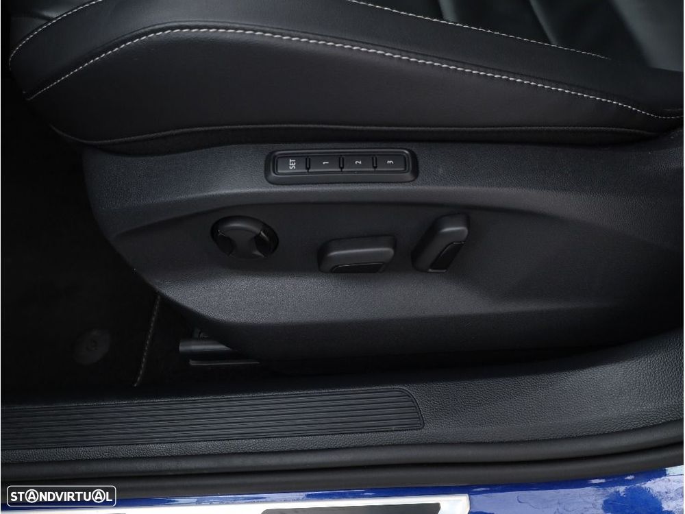 VW T-Roc 2.0 TDI R-Line DSG - 34