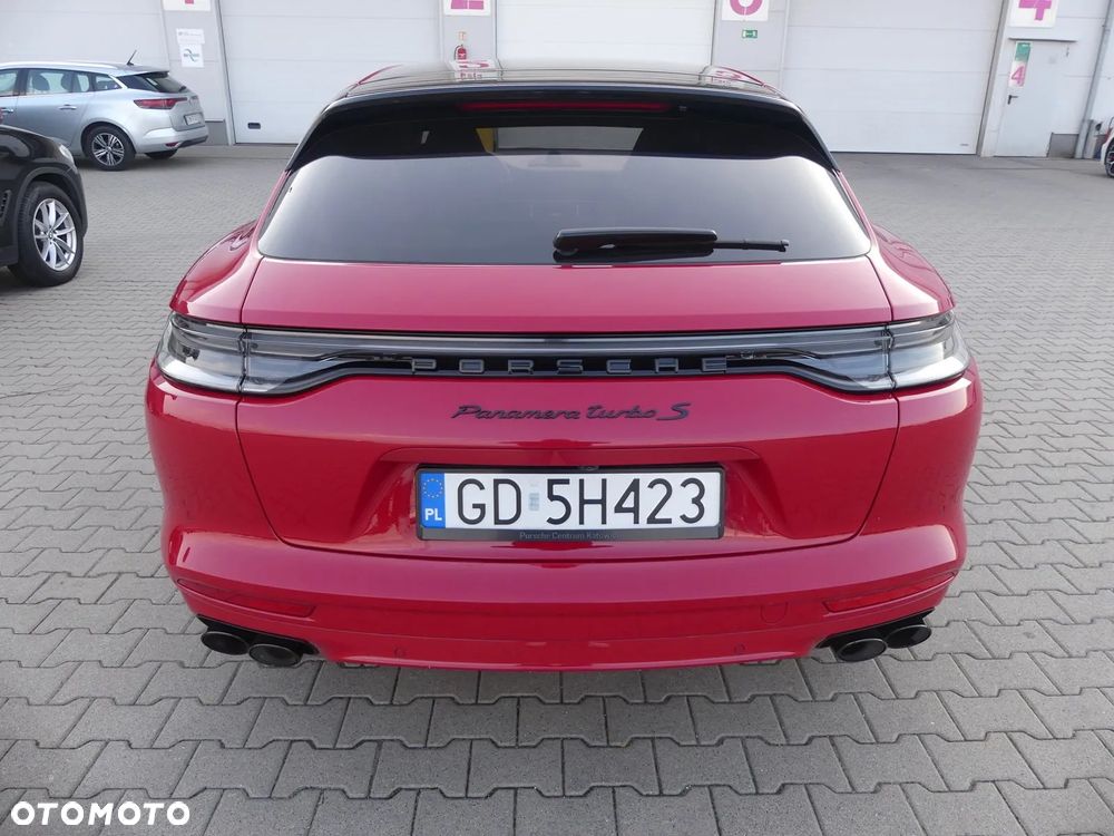 Porsche Panamera Turbo S - 12