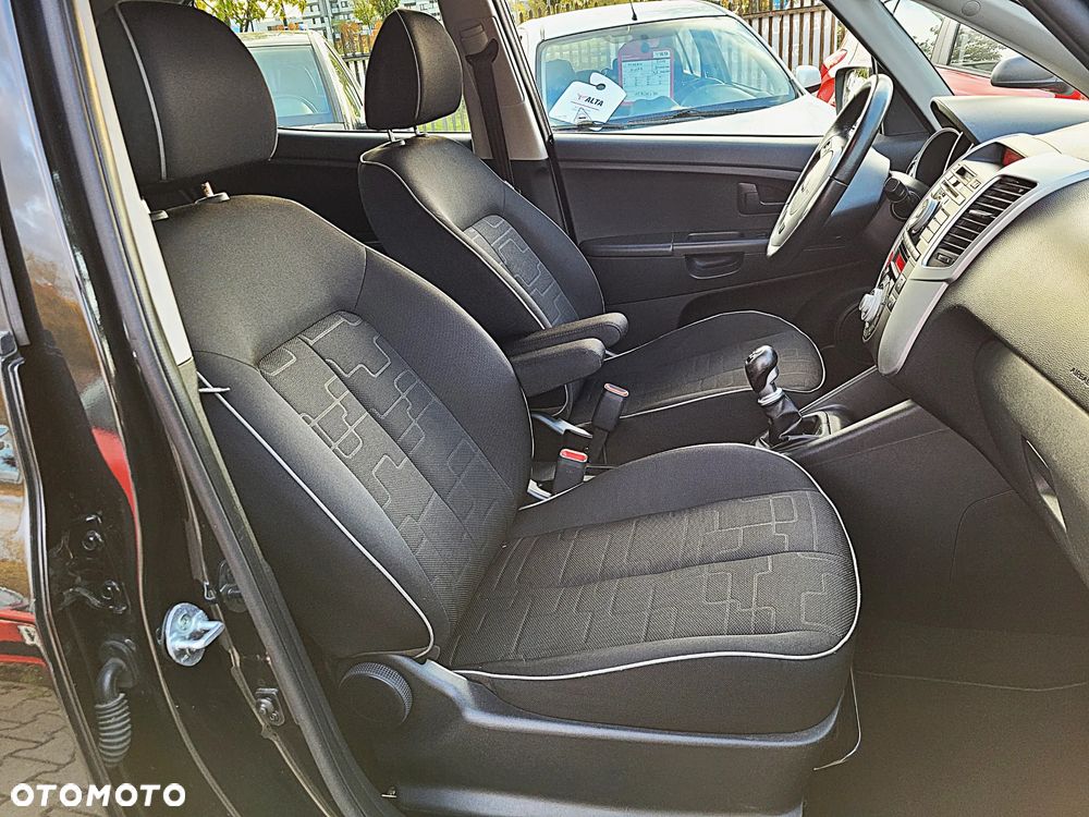 Kia Venga 1.4 CVVT Fifa World Cup Edition - 21