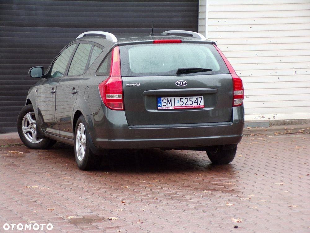 Kia Ceed - 15