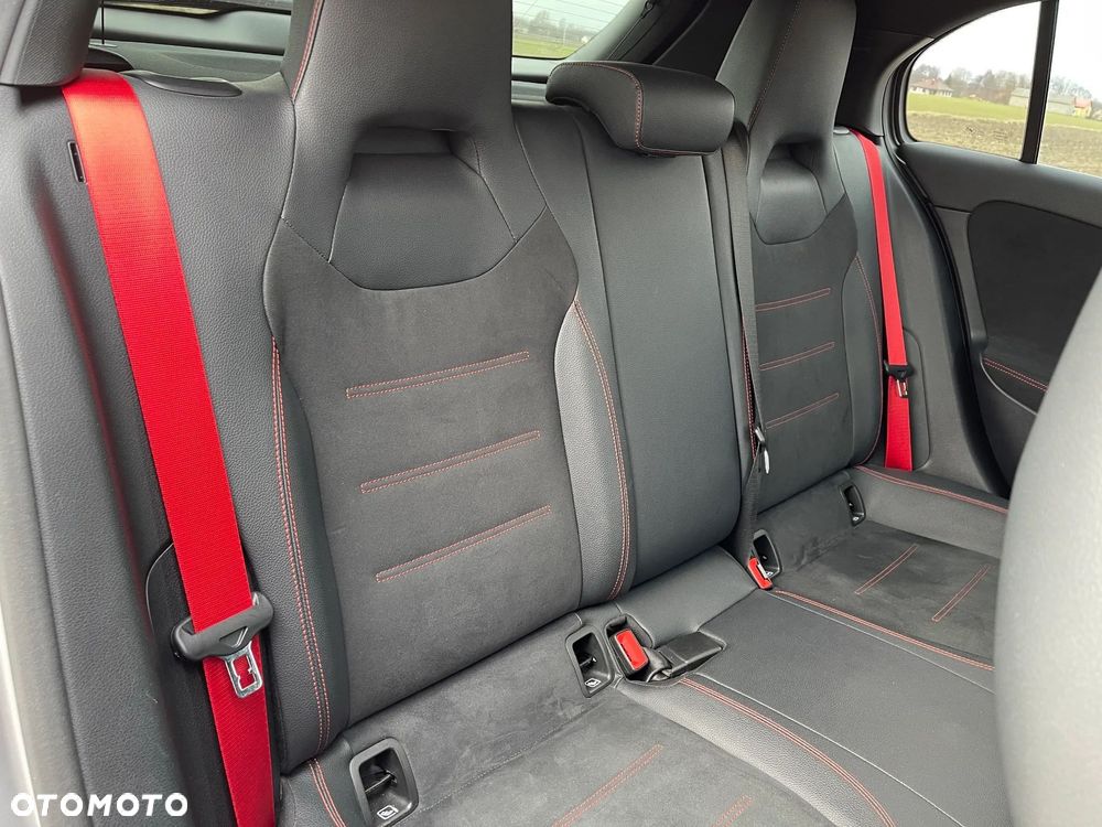 Mercedes-Benz Klasa A 35 AMG 4-Matic 7G-DCT - 13