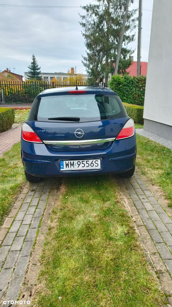 Opel Astra 2004 photo 2