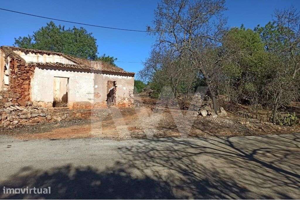 Ruina com Terreno de um hectare em Paderne, Albufeira - Venda - Grande imagem: 2/14
