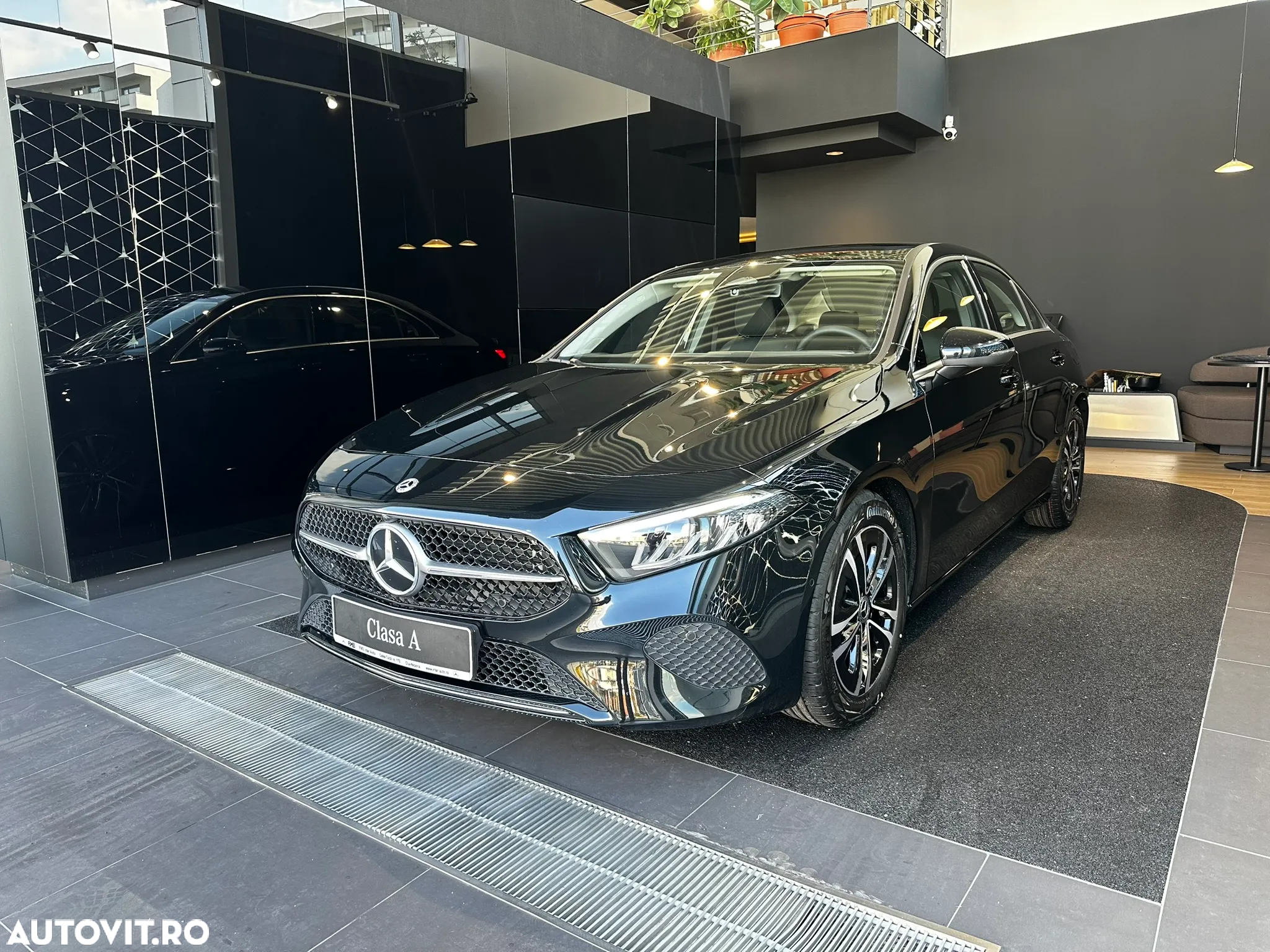 Mercedes-Benz A 180 MHEV 7G-DCT Sedan - 3