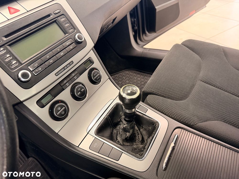 Volkswagen Passat - 17