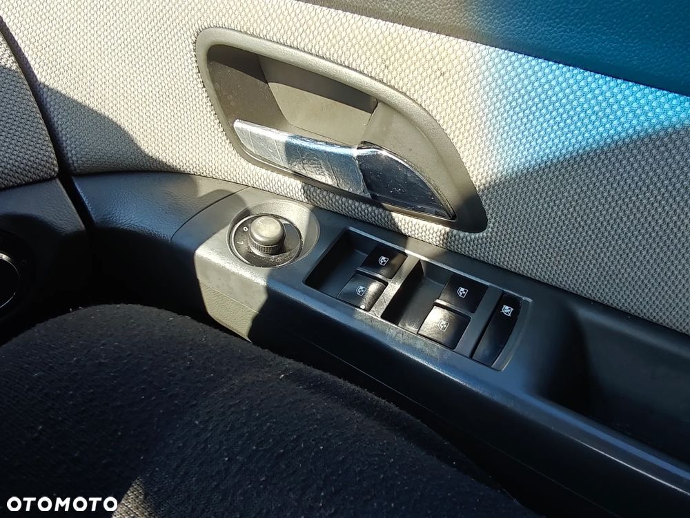 Chevrolet Cruze - 23