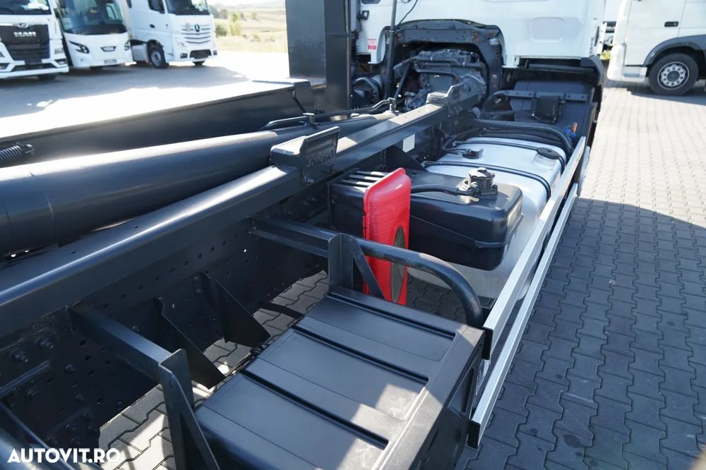 Iveco STRALIS 420 / CAMIOANĂ CU CÂRLIG / 6X4 / MAREL / CAPACITATE DE RIDICARE 17.275 KG / EURO 6 - 15