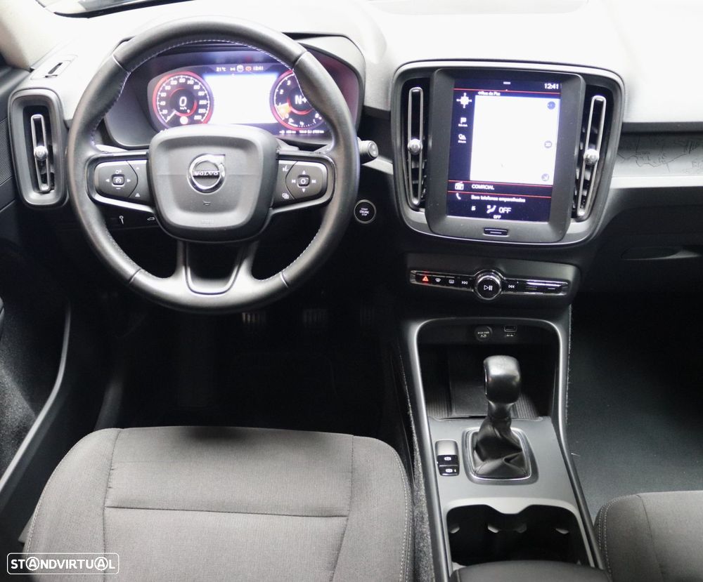 Volvo XC 40 1.5 T3 Momentum Tech Edition - 29