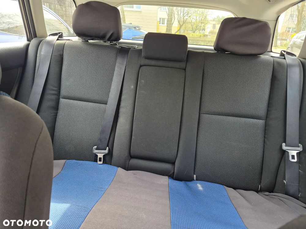 Toyota Avensis 1.8 VVT-i Terra - 7