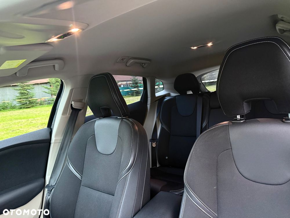 Volvo V40 D3 Drive-E Momentum - 12
