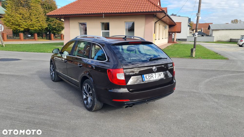 Skoda Superb 2.0 TDI Platinum DSG - 6