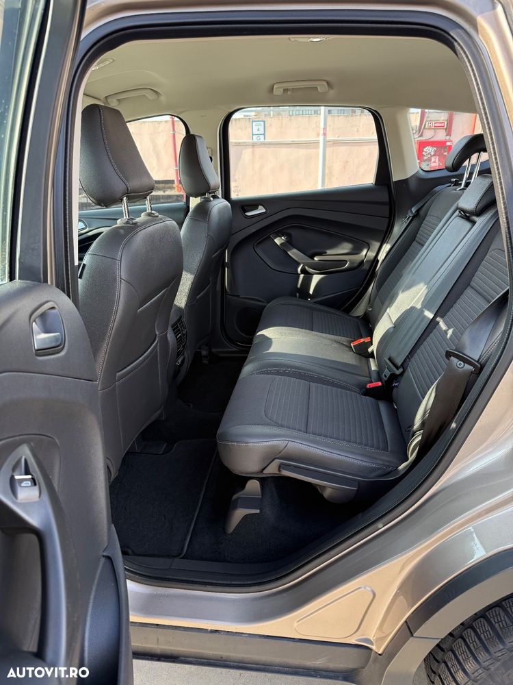 Ford Kuga 1.5 EcoBoost 2x4 Aut. Trend - 17