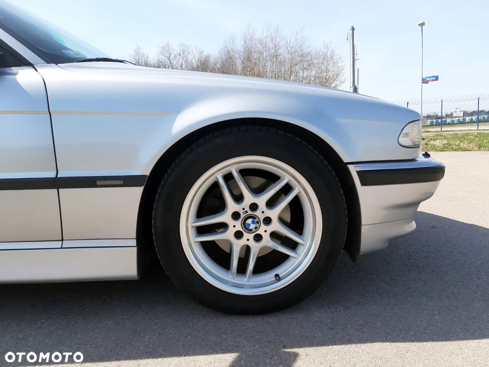 BMW Seria 7 740i - 13