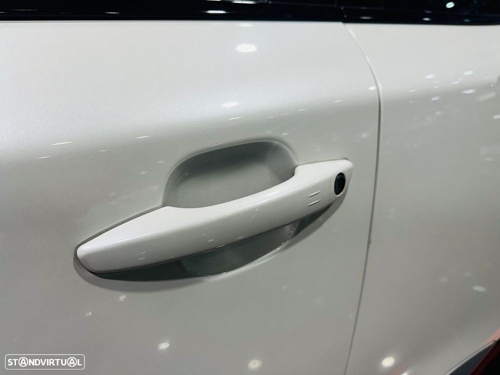 Peugeot e-2008 50 kWh GT - 23