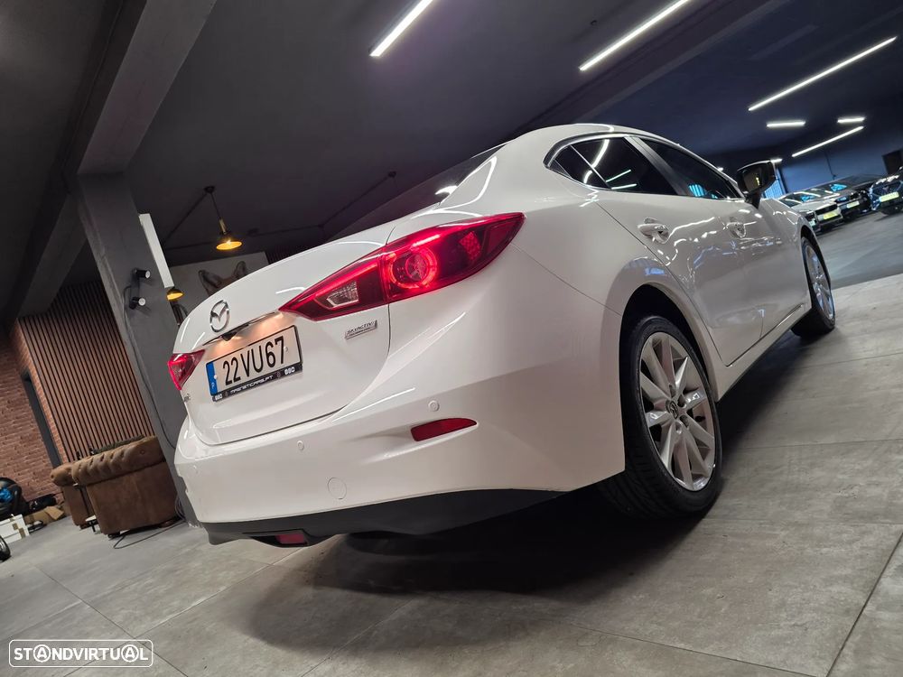 Mazda 3 Sedan 1.5 Sky-D Evolve HS Navi - 33