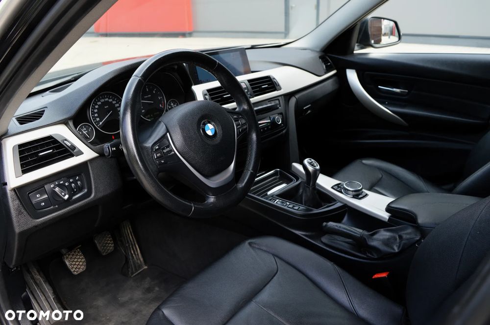 BMW Seria 3 318d Sport Line - 5