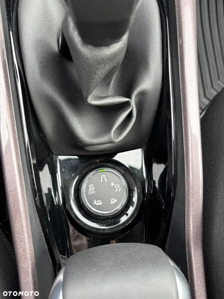 Peugeot 2008 1.6 BlueHDi Style S&S - 12