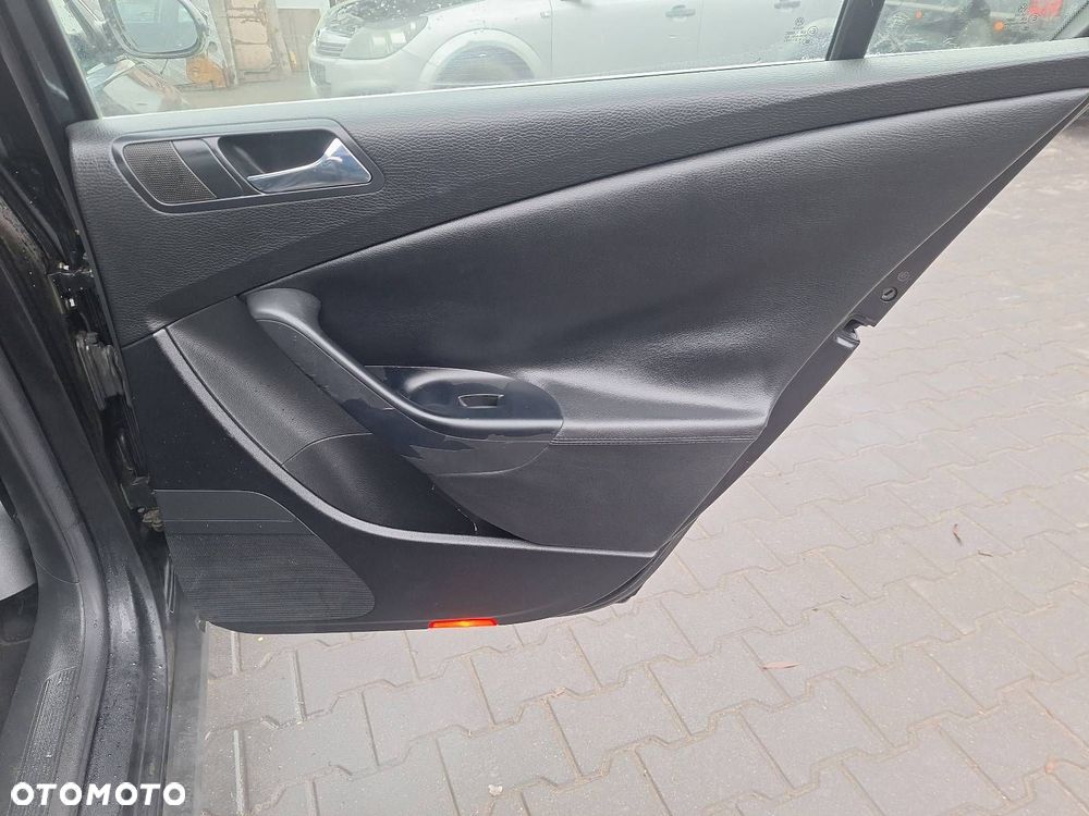 BOCZEK BOCZKI DRZWI KOMPLET VOLKSWAGEN PASSAT B6 SEDAN - 4