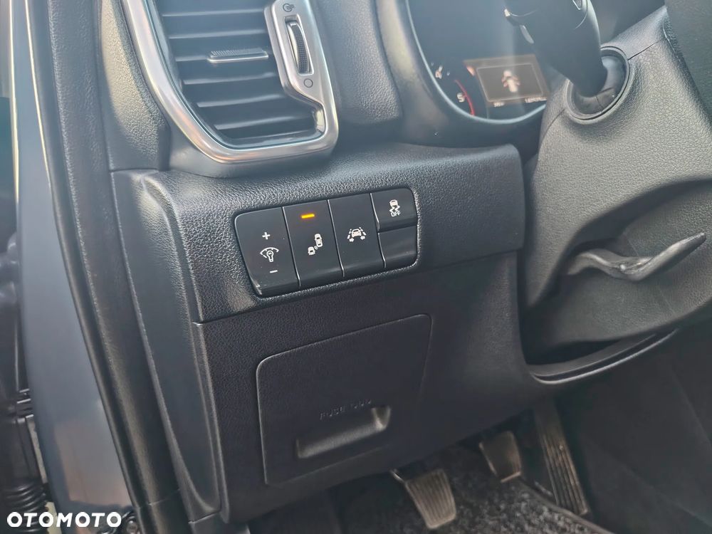 Kia Sportage 1.7 CRDI 2WD Dream-Team Edition - 18