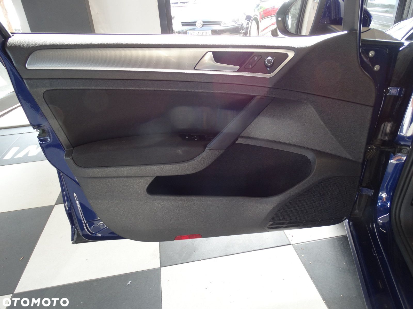 Volkswagen Golf - 18